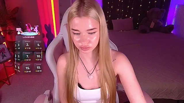 Milla_Rae - up my legs and tease you