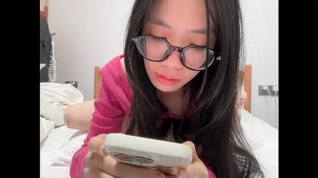 Nooneknowspoppy - rub tits
