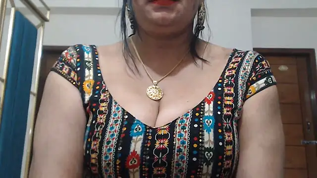 Maisa-130 - boobs show