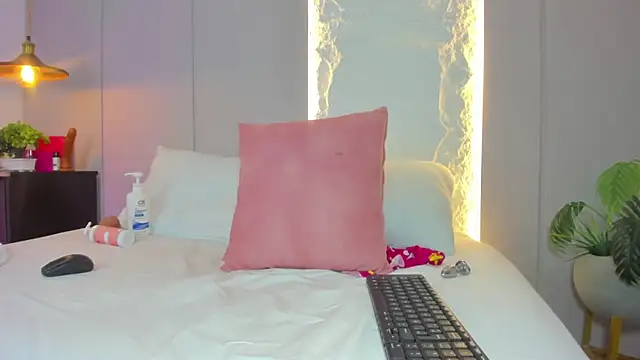Bella_dork - suck my feet