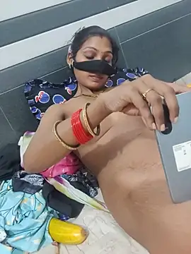 V_Hot_Sonam
