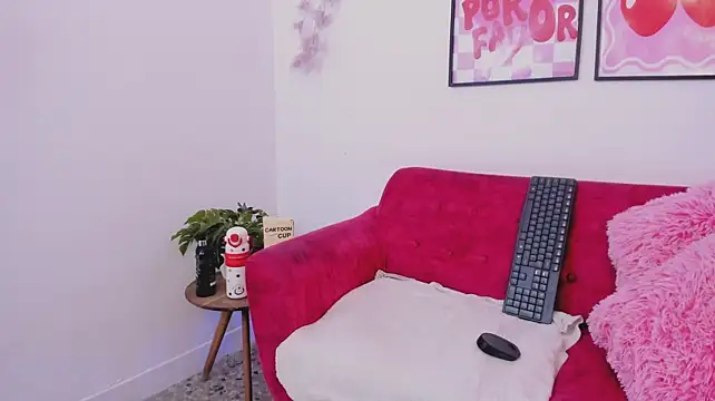 Zoeseven7 - spank ass on all fours