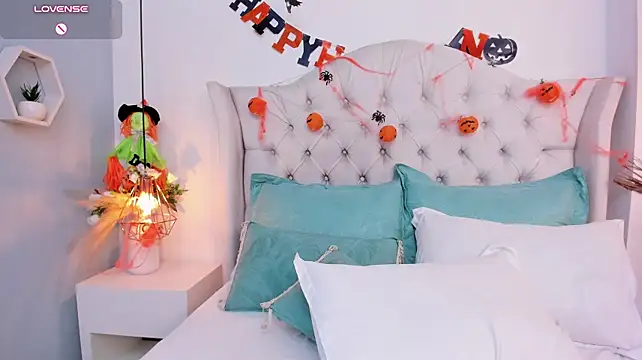 ElizabethBoost - Full naked and tease BJ