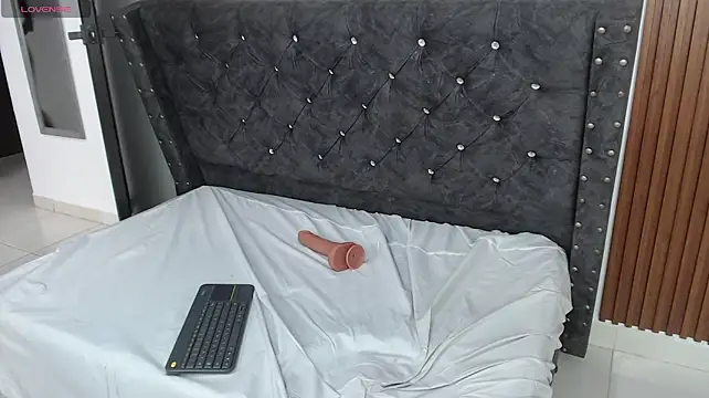 Sharolsofia23 - spit on my tits