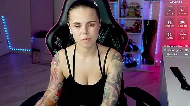 QueenAliceX - Give me pleasure