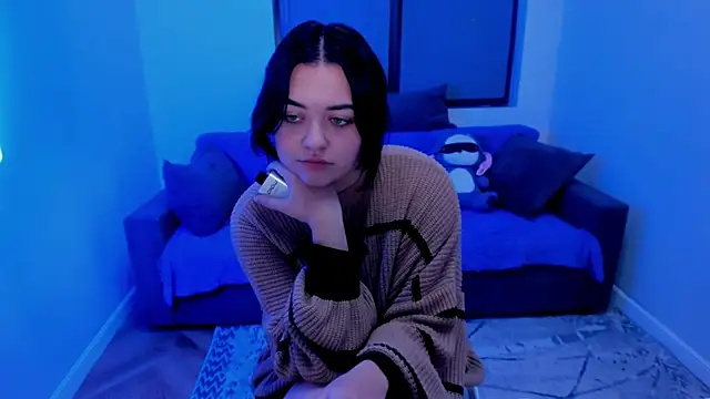 Mili_Kiss - 4 fingers in the pussy