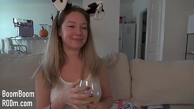 Boomboomr00m - Spit, Spank, Rub + Finger Pussy