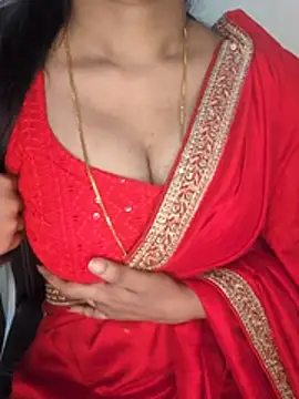 Shriya_reddy - Split on boobs and doing message