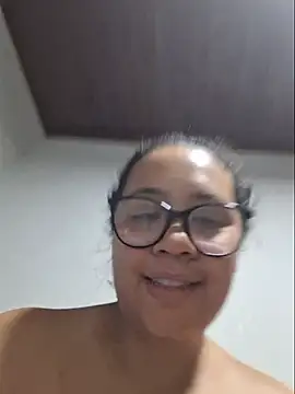Yasminmeyerofc - Show my big tits | peitos