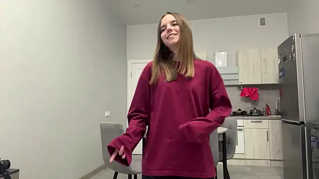 LisaPorse - show feet + cute wink