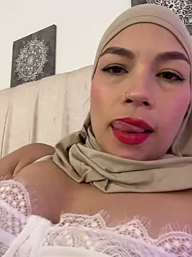 Aisha_vs - Plug in Ass 🍑🔥
