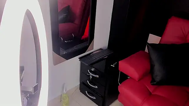 Alessialouren - Watch us scissoring