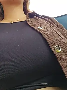 Amanita_25 - Clamps my tits ❤️