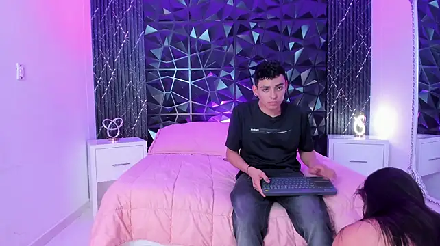 MissyAndNova - Big Squirt in Chair🤤💦💦
