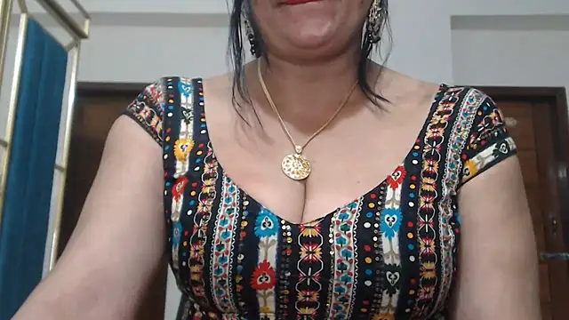 Maisa-130 - boobs show