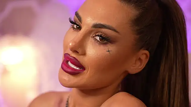 SiennaChantall - Pleasure gets me Soaked💦