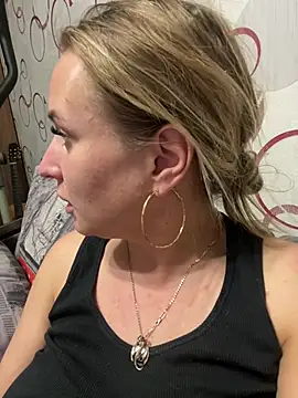 SweetOlga - Sit on my face