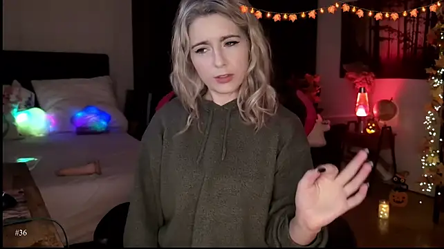 Lisaonthemoon - Last tipper gets 3 Videos