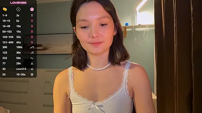 RochelTrewhitt - naked butt close to the camera