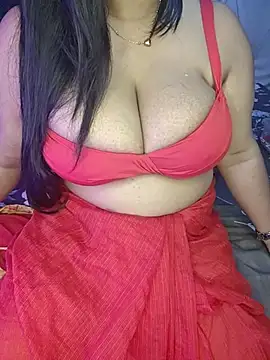 Curvy_Pooja