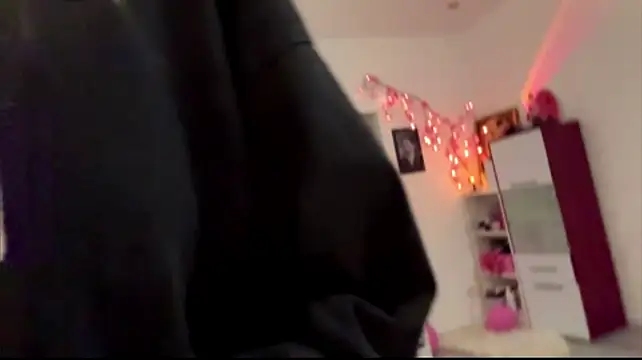 Alicekittyy - put on new pink stockings