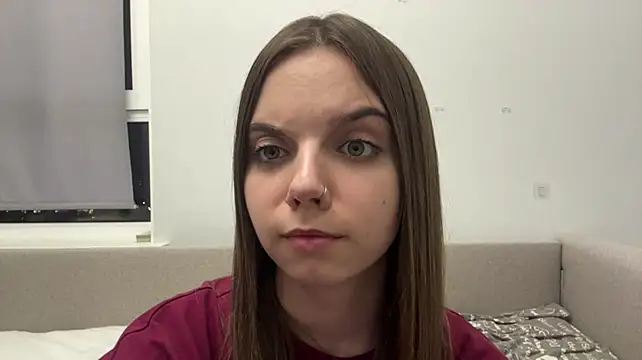 LisaPorse - show feet + cute wink