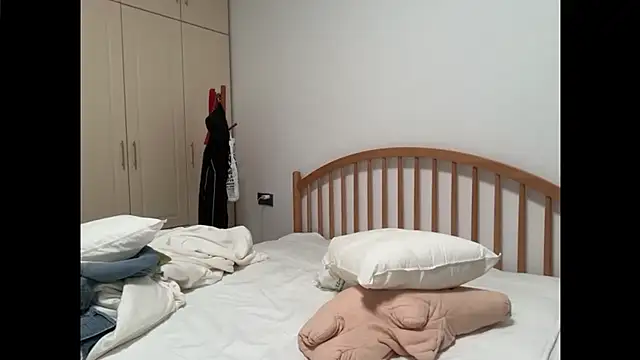 Nooneknowspoppy - rub tits
