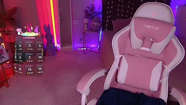 Milla_Rae - up my legs and tease you