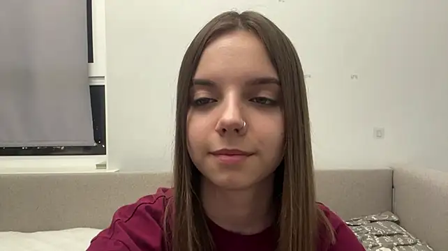LisaPorse - show feet + cute wink