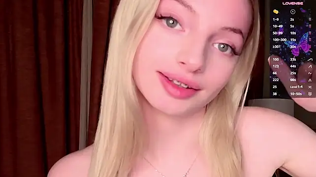 Babeneedflex - suck finger close to cam