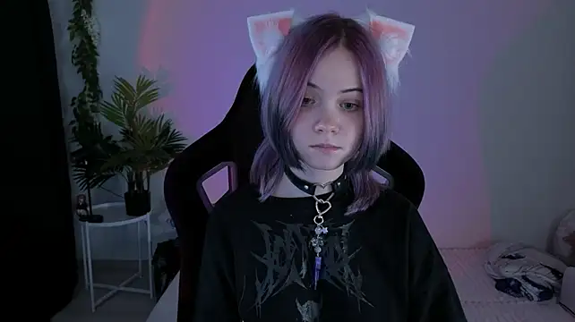 Hikkacat - 🤍 hip tease =^ㅅ^=