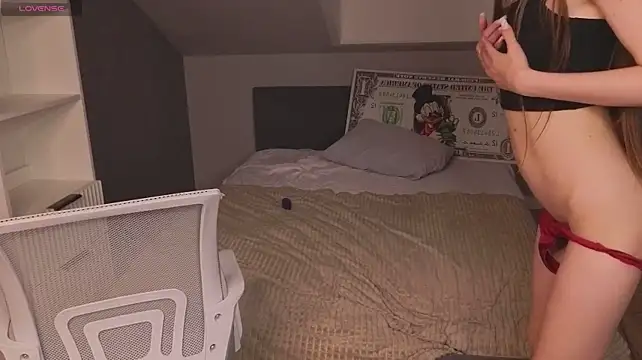 Nicole_Allenn - I wet my panties with water