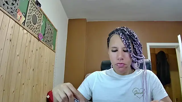 AaliyahHarris - outfit change