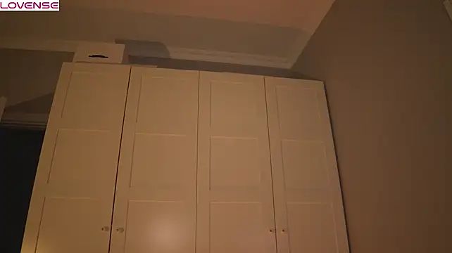 -JuicyMolly- - suck fingers