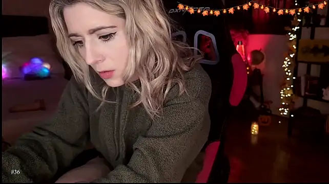 Lisaonthemoon - Last tipper gets 3 Videos