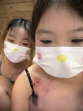 Angel-Sisters - 为什么有个大叔在边上 啊啊啊 大叔的鸡吧好大啊 淫水都被他草出来了
