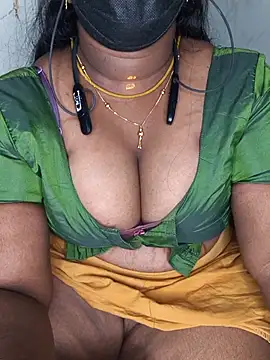 Lakshmi_tamil__ - Boobs oil massage