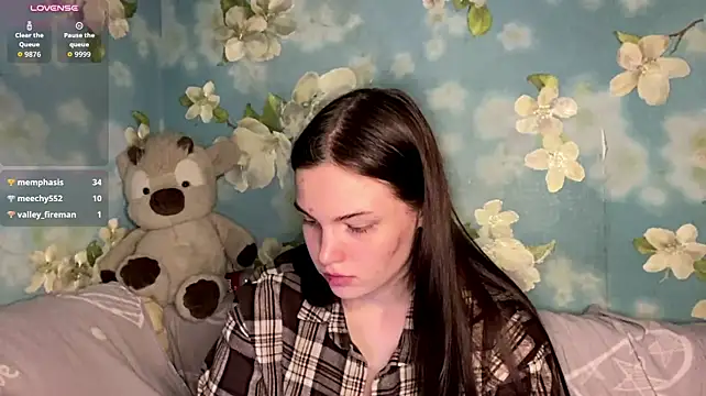 RileySpence - touch boobs