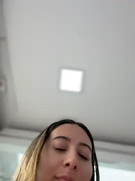 Kloe__t18 - Rife dildo in the bathroom of gym