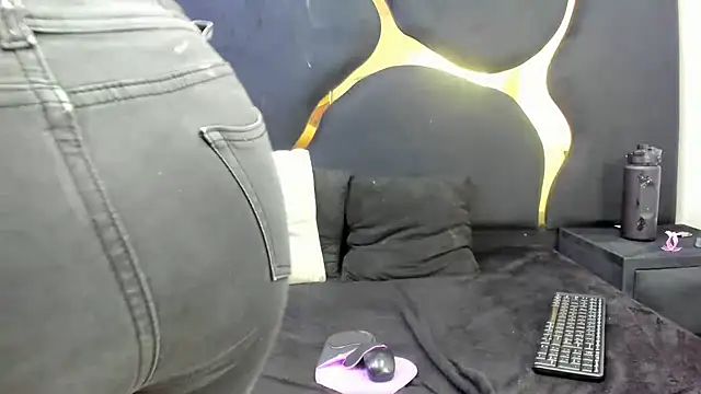 Sofia_SyS - oil on the butt + spanking