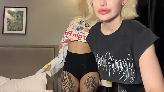 Golden_Aline - take off Monica t-shirt