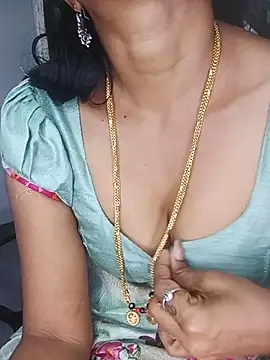 Deepa_kannadatelugu - Boobs oil massage