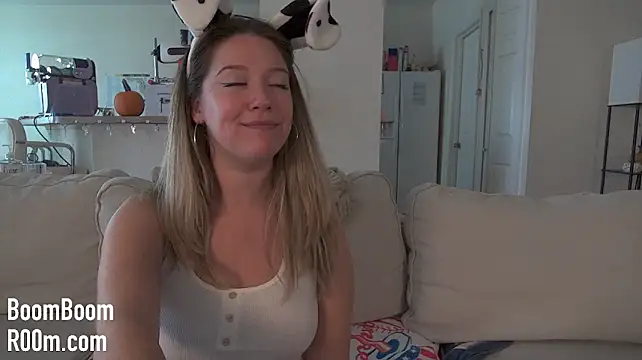 Boomboomr00m - Spit, Spank, Rub + Finger Pussy