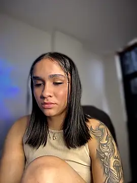 Isabella-Teen - Flash Ass🍑