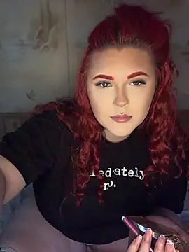 Babyizzie - Show off big tits up close 😈😍