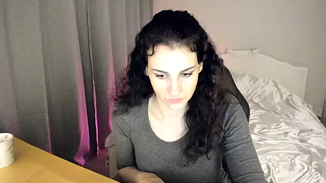 AmeliaInAmber - Up my legs and tease you