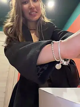 ICrazyOneIRL - 😱SAY STRANGER TO TOUCH MY NIPPLE!