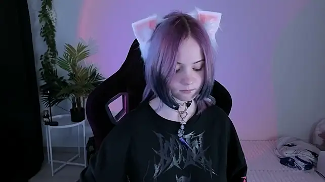 Hikkacat - 🤍 hip tease =^ㅅ^=