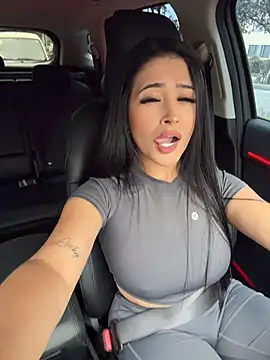 Sara_fun - Nude in car