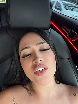 Sara_fun - Nude in car